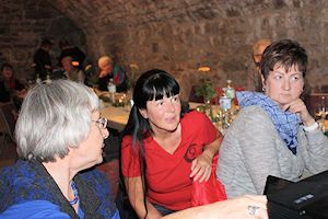 Frauen im Gespräch Frauen im Gespräch
