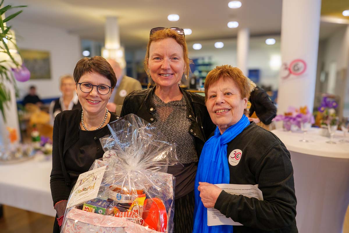 30 Jahre FraZ - Geschenk profamilia (Dr. Agnes Perjesi) 30 Jahre FraZ - Geschenk profamilia