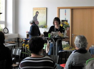 Autorin Undine Zimmer bei der Lesung Autorin Undine Zimmer bei der Lesung